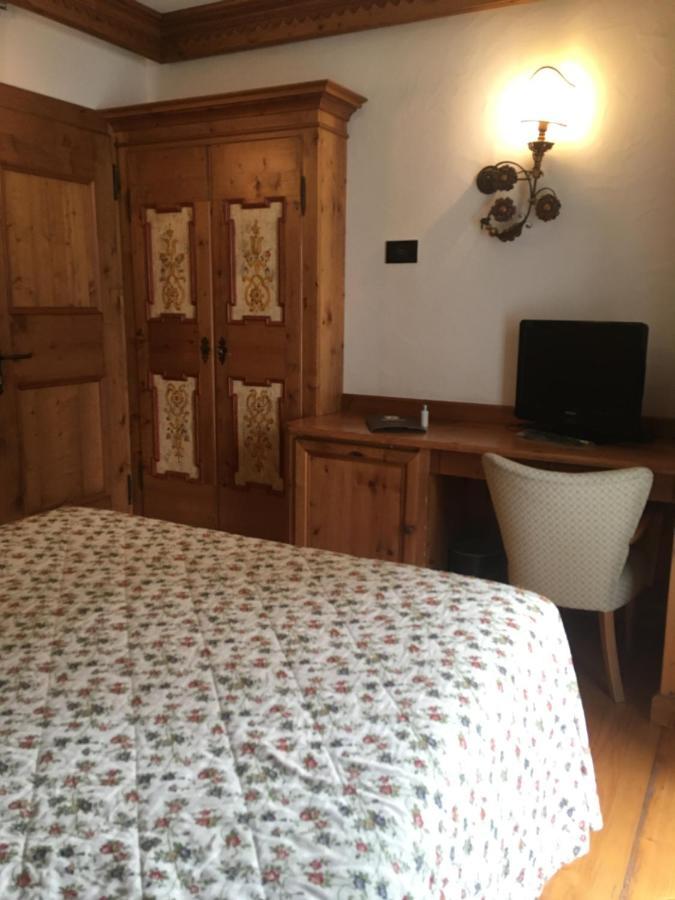 Hotel Cortina Cortina dʼAmpezzo Exteriör bild