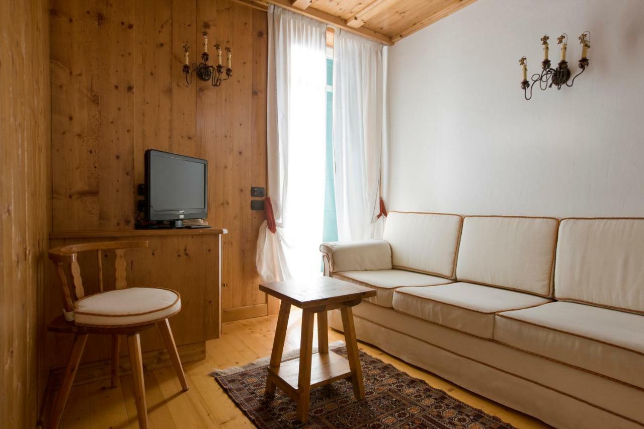 Hotel Cortina Cortina dʼAmpezzo Exteriör bild