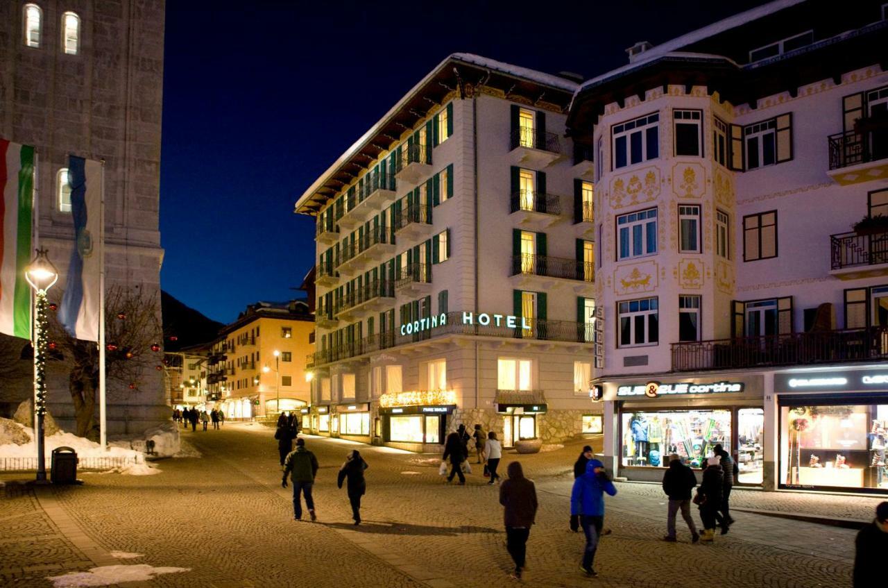 Hotel Cortina Cortina dʼAmpezzo Exteriör bild
