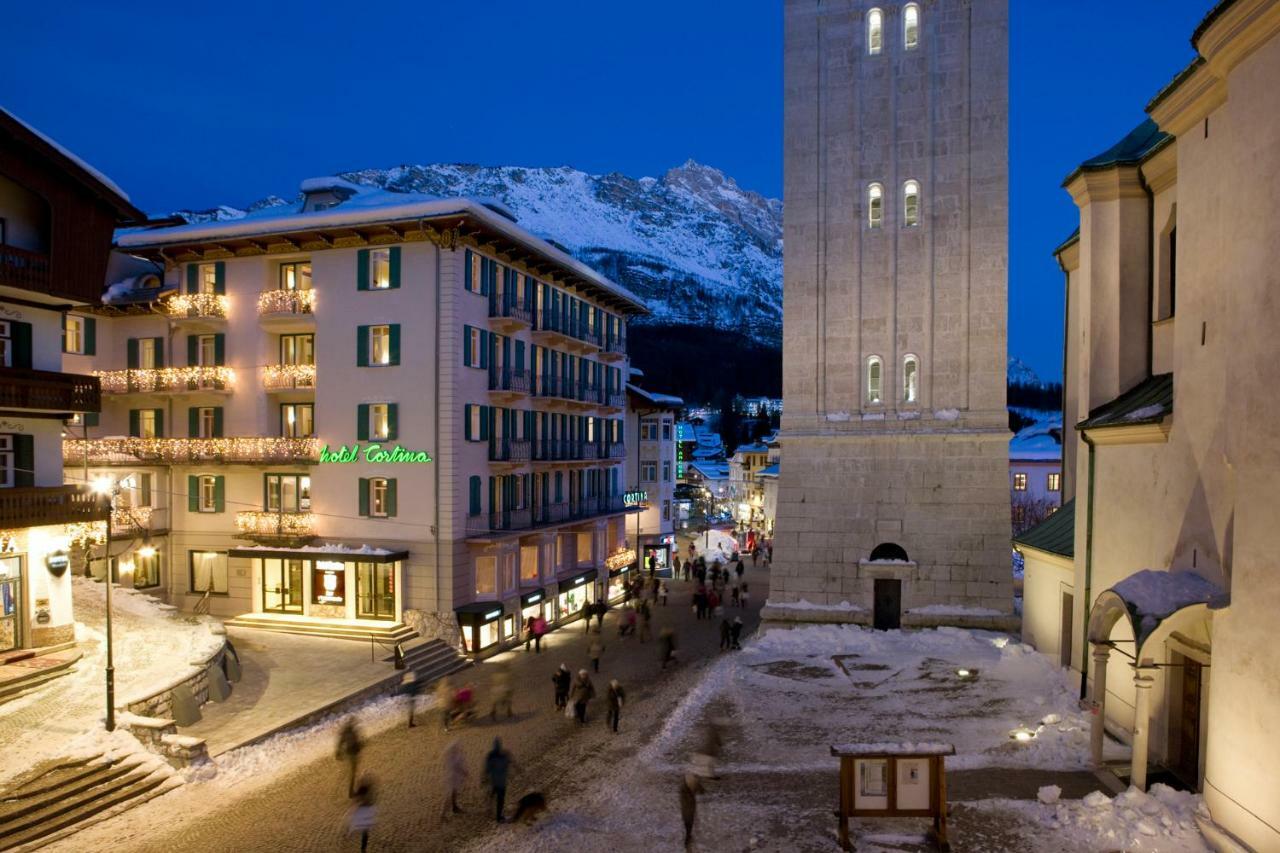 Hotel Cortina Cortina dʼAmpezzo Exteriör bild