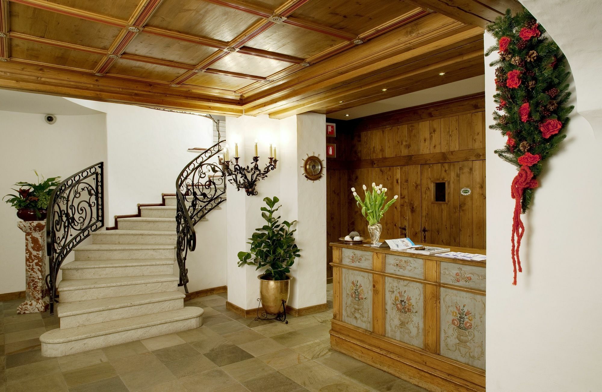Hotel Cortina Cortina dʼAmpezzo Exteriör bild