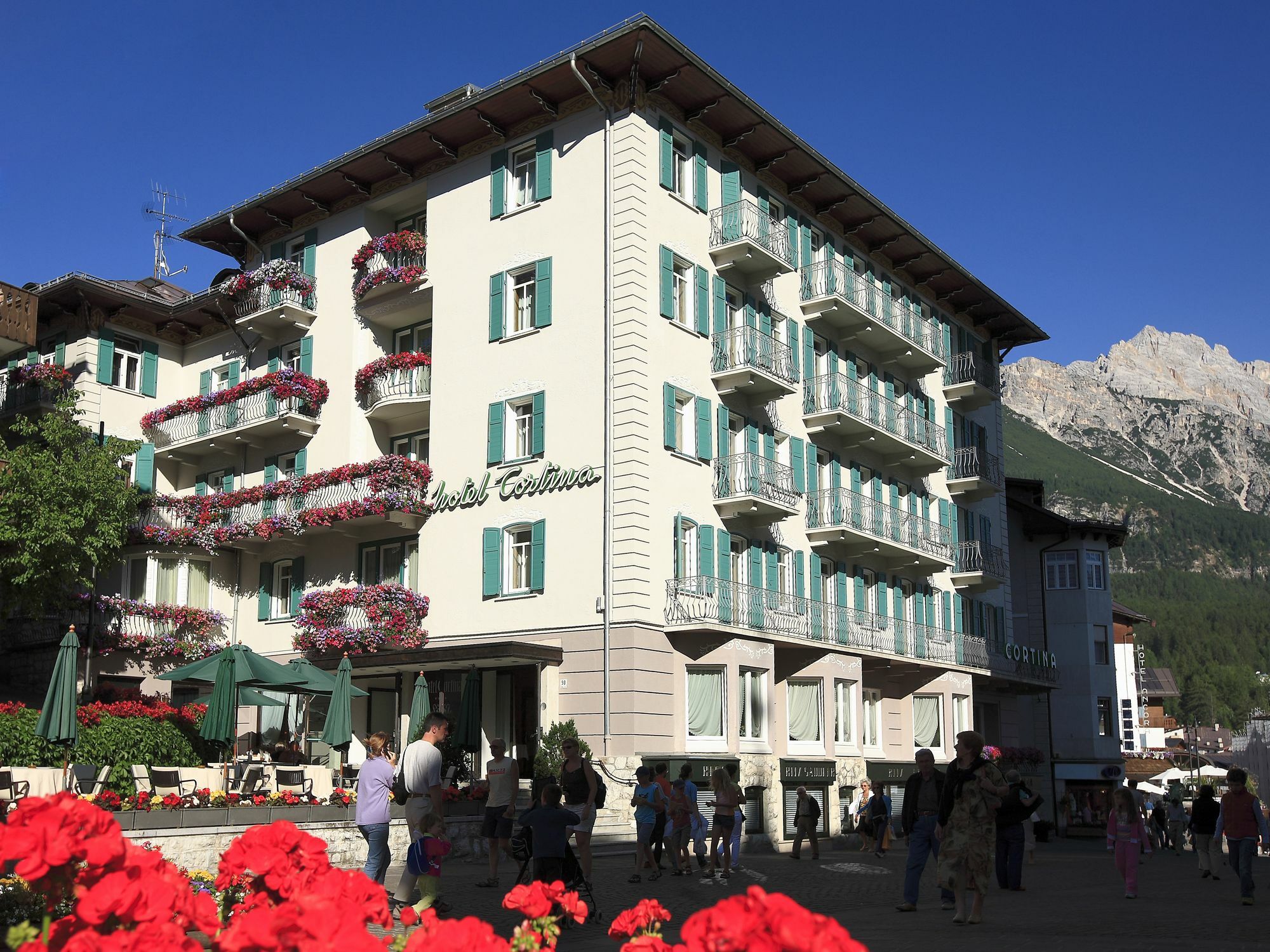 Hotel Cortina Cortina dʼAmpezzo Exteriör bild